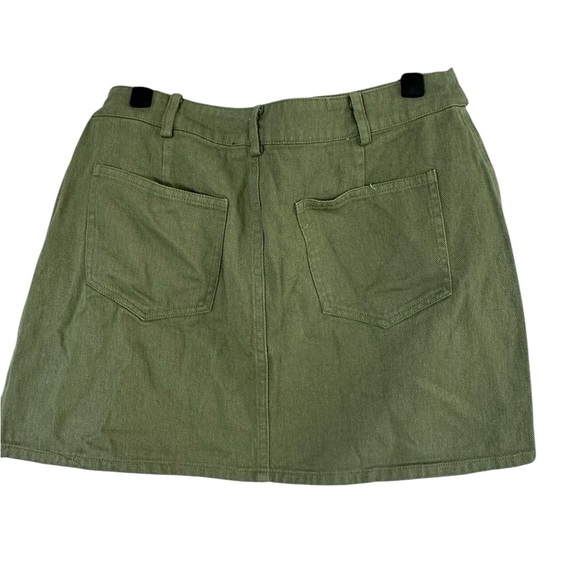 Forever 21 Olive Green Mini Denim Jean Skirt L Utility Y2K Grommet Belt
A178 - Picture 2 of 5